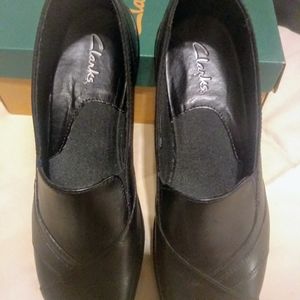 Clark's  Womens Slip-on